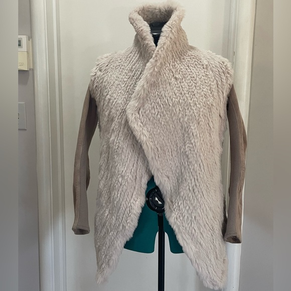 JUNE - Genuine Dyed Rabbit Fur and Suede Jacket w/ front angled pockets - XS - Picture 3 of 12